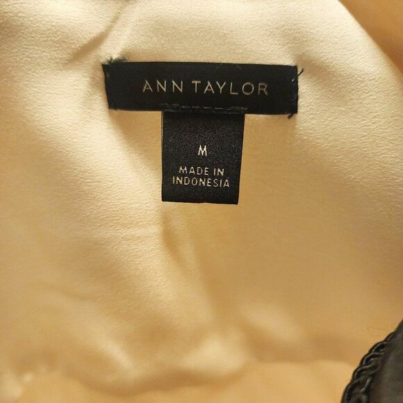 Ann Taylor Sleeveless Button Down Shirt, Size Medium - Picture 5 of 6